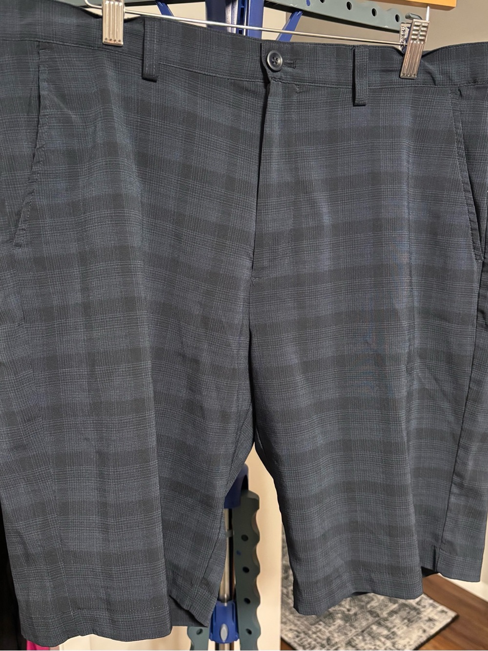 Izod Golf Men's Plaid Dress Shorts